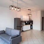 Equipe 6 A 8 Couchages Au Coeur De Béziers