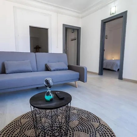 Equipe 4 A 6 Couchages Au Coeur De * Béziers