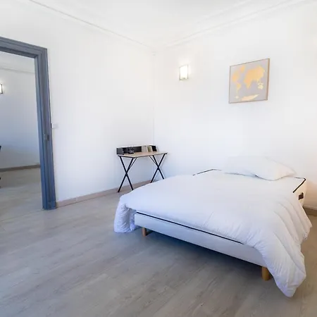 Equipe 4 A 6 Couchages Au Coeur De Daire Béziers