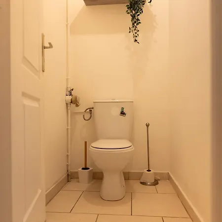 Daire Equipe 4 A 6 Couchages Au Coeur De Béziers