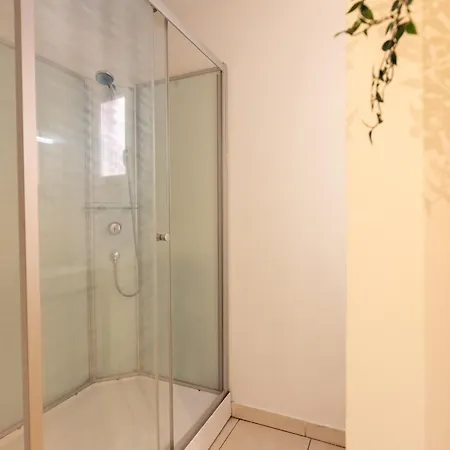 équipé 6 à 8 Couchages Au Cœur De Appartamento Béziers