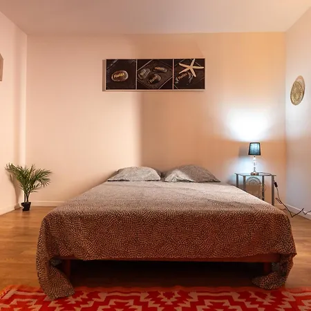 Equipe 4 A 6 Couchages Au Coeur De * Béziers