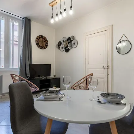 équipé 6 à 8 Couchages Au Cœur De Béziers