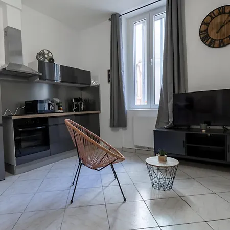 Appartamento équipé 6 à 8 Couchages Au Cœur De Béziers