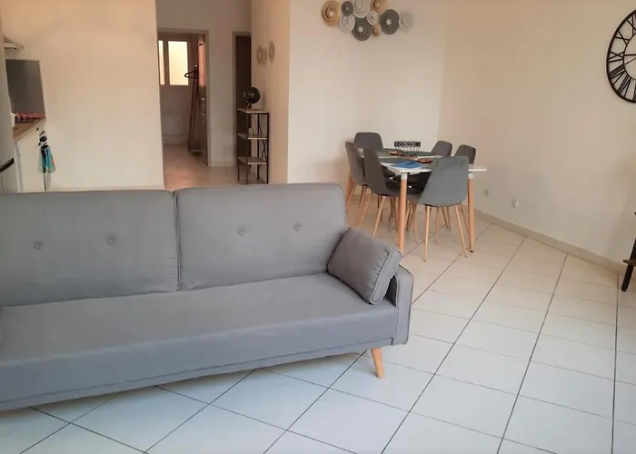 Equipe 6 A 8 Couchages Au Coeur De Μπεζιέ