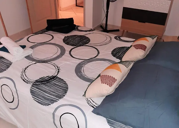 équipé 4 à 6 Couchages Au Cœur De Apartamento Béziers